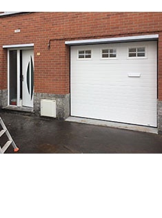Installation de menuiseries porte d'entrée et porte de garage à Dunkerque