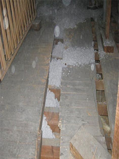 Isolation du plancher du grenier en ouate de cellulose soufflée