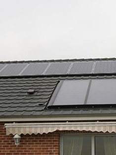 Installation de 14 panneaux solaires photovoltaïques Sharp 210